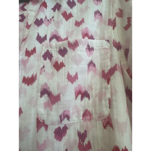 Beach Lunch LoungeWhite with Pink Abstract Heart/V Shape Pattern Button Down Top - Picture 3 of 8